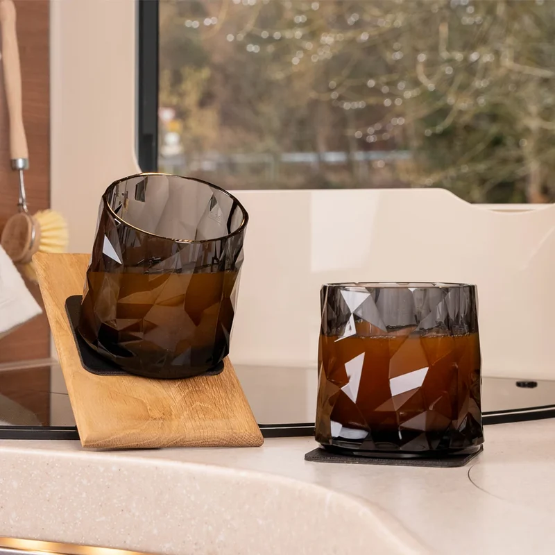 Magnet-Kunststoffgläser TUMBLER GREY – die sichere und stilvolle Lösung für unterwegs