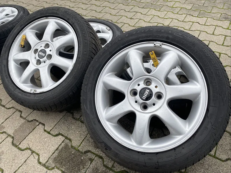 MINI COOPER R56 R50 ALUFELGEN Spoke 94 WINTERREIFEN RSC 195 55 R16 87H 6775684