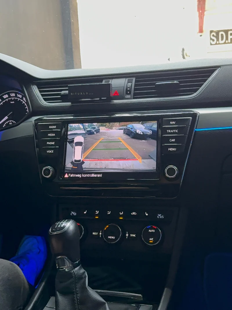 Originale Rückfahrkamera für Skoda Octavia 5E inkl. Einbau (Nachrüstung)