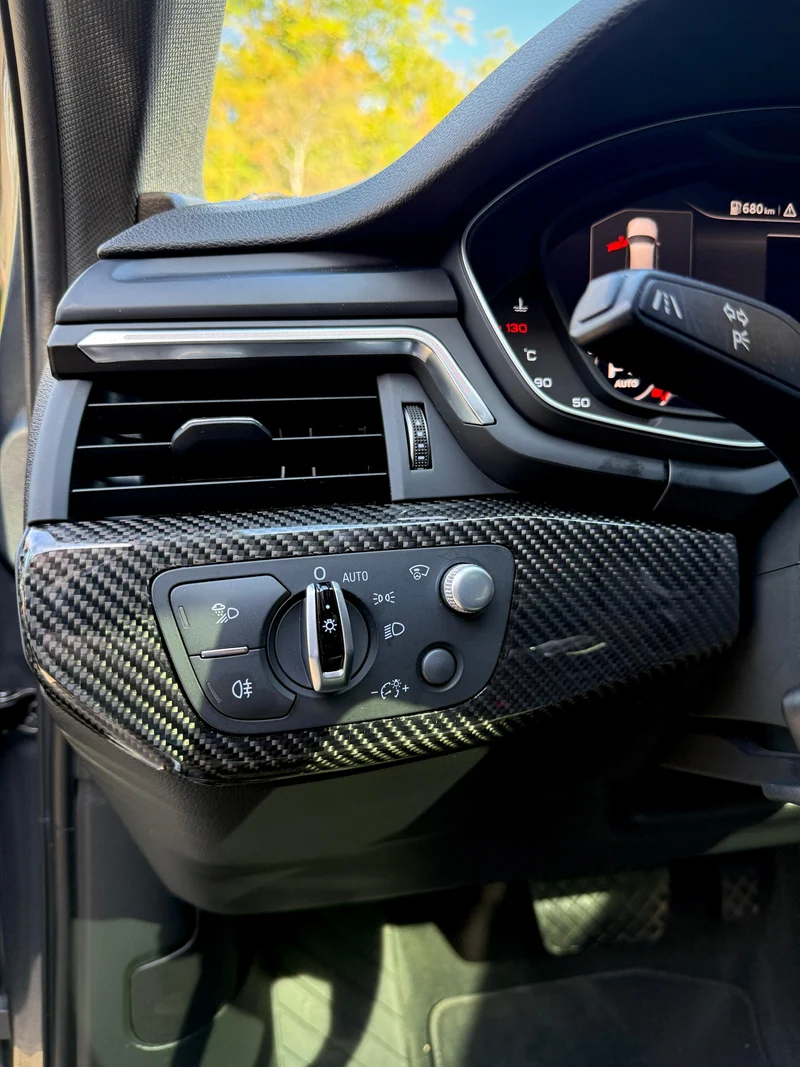 Carbon Interieurleisten Audi A4 / S4 / RS4 B9 inkl. Einbau
