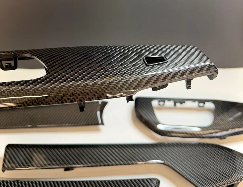 Carbon Interieurleisten Audi A4 / S4 / RS4 B9 inkl. Einbau