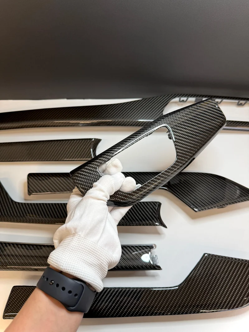 Carbon Interieurleisten Audi A4 / S4 / RS4 B9 inkl. Einbau