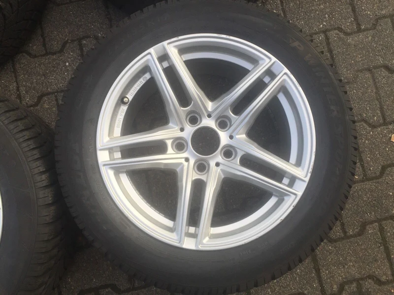 BMW F10 F11 ALUFELGEN Winterreifen 225 55 R17 97H RSC DUNLOP SP WINTER SPORT 3D