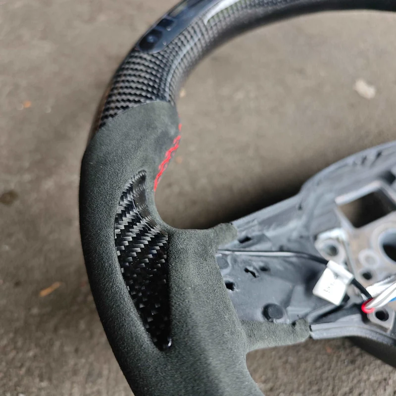 Carbon Lenkrad für VW Golf 8, GTI, R mit Schaltanzeige