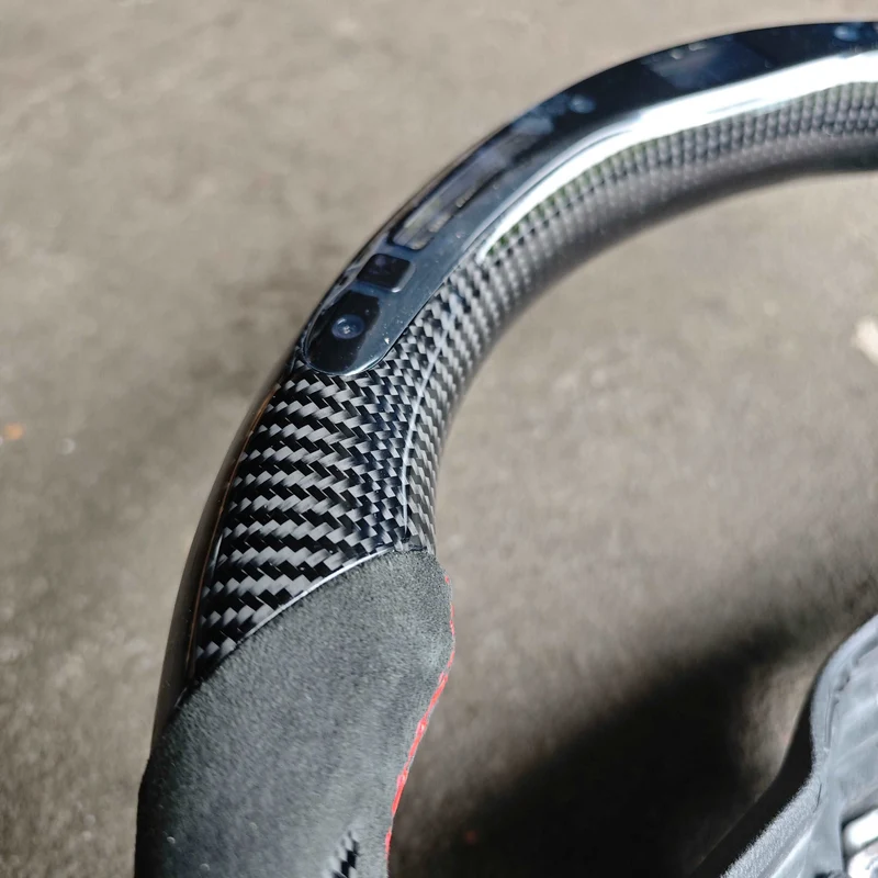 Carbon Lenkrad für VW Golf 8, GTI, R mit Schaltanzeige
