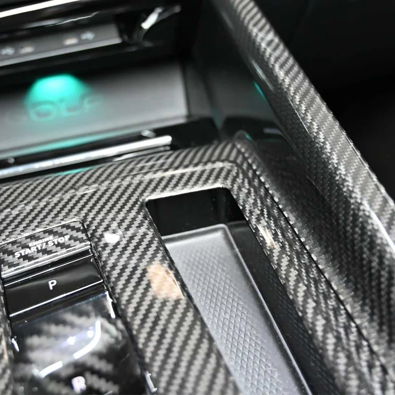 Echt Carbon Mittelkonsolenabdeckung für VW Golf 8 GTI / R-Line