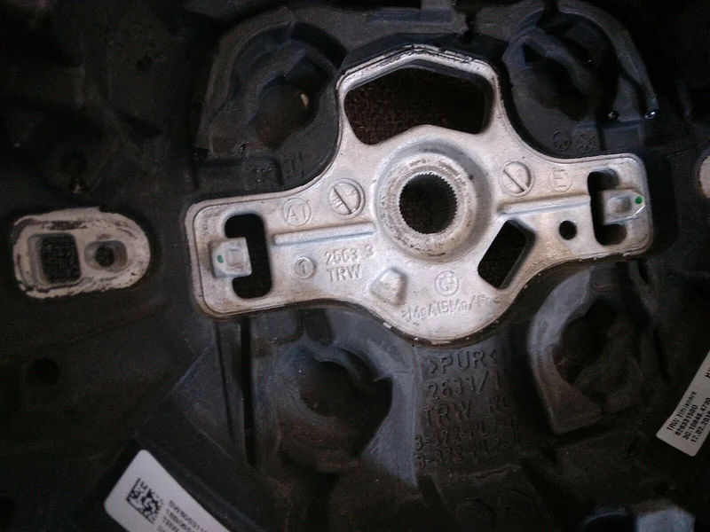 BMW F20 F22 F30 F31 F34 F35 Lenkrad Lederlenkrad 6854753 M SPORT Schaltwippen