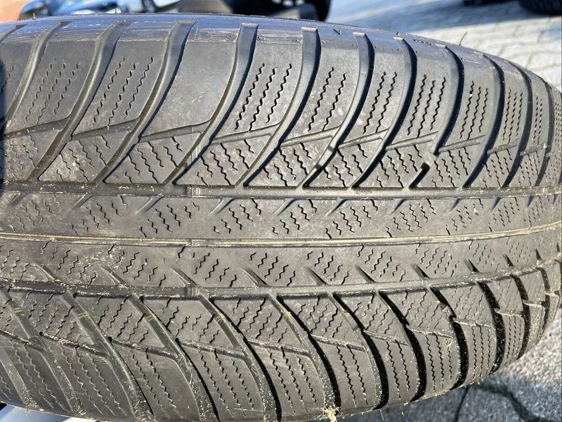 BMW F30 F31 Bridgestone RSC Winterreifen RDCI SENSOREN 205 60 R16 92H RADKAPPEN