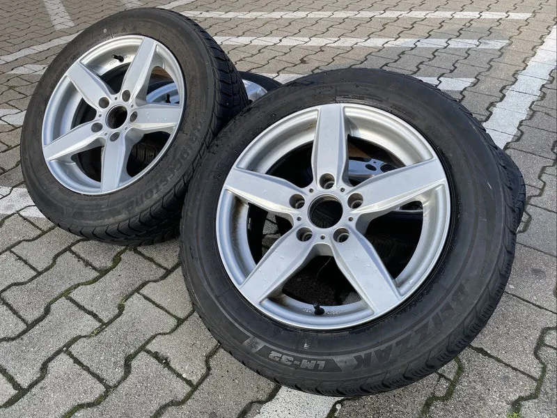 BMW F30 F31 DEZENT Alufelgen WINTERREIFEN 205 60 R16 92H KBA 49257 ET31