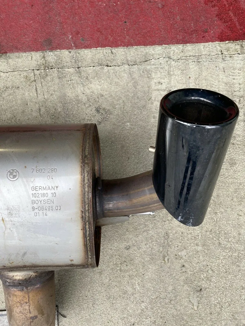 BMW F20 F21 M PAKET 135i Auspuff Endschalldämpfer Auspuffanlage 7602290
