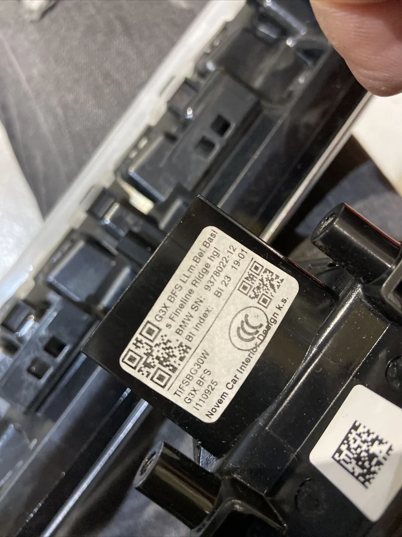 BMW G30 G31 Dekorblende Dekorleiste Mittelkonsole Blende FINELINE GLANZ 9378022