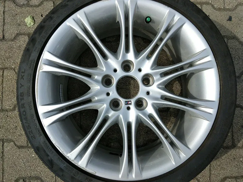 1x BMW Z4 E85 E46 M135 Alufelge 8J 7896470 Sommerreifen Continental 225 40 R18
