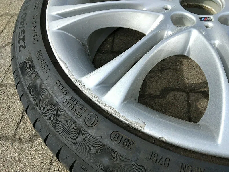 1x BMW Z4 E85 E46 M135 Alufelge 8J 7896470 Sommerreifen Continental 225 40 R18