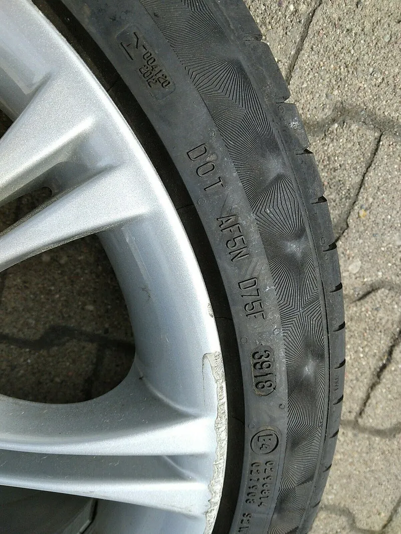 1x BMW Z4 E85 E46 M135 Alufelge 8J 7896470 Sommerreifen Continental 225 40 R18
