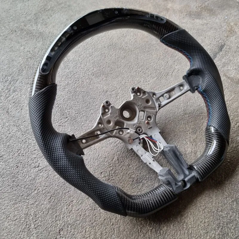 Carbon Lenkrad mit Schaltanzeige für BMW F10, F11, F12, F13