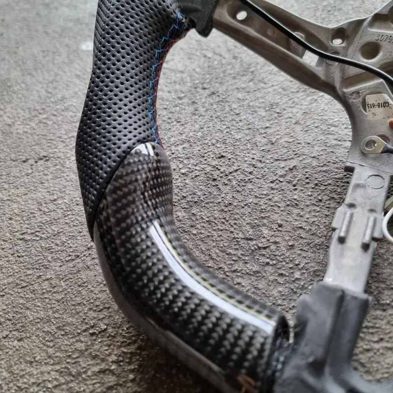Carbon Lenkrad mit Schaltanzeige für BMW F10, F11, F12, F13