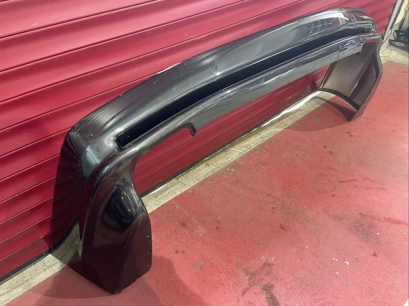 ORIGINAL BMW 8er E31 Stoßstange hinten Verkleidung Stoßfänger 1940757