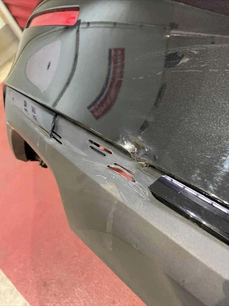 BMW G30 LCI Stoßstange hinten 9498613 inkl 3x Führung links rechts mitte