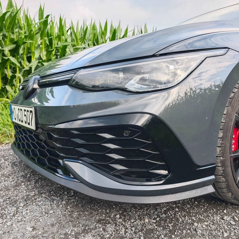Kühlergrill Gitter Wabengrill Hochglanz Schwarz für Golf 8 GTI / Clubsport