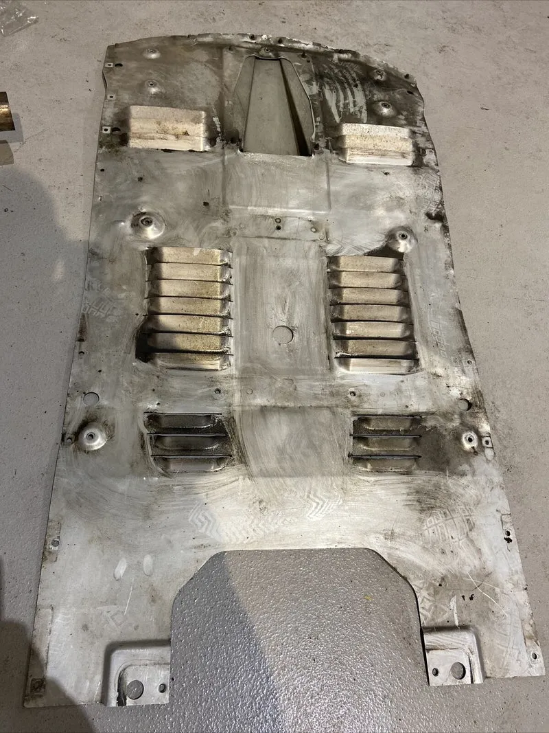 ORIGINAL ASTON MARTIN DB9 Unterfahrschutz Abdeckung Unterbodenschutz BODENPLATTE