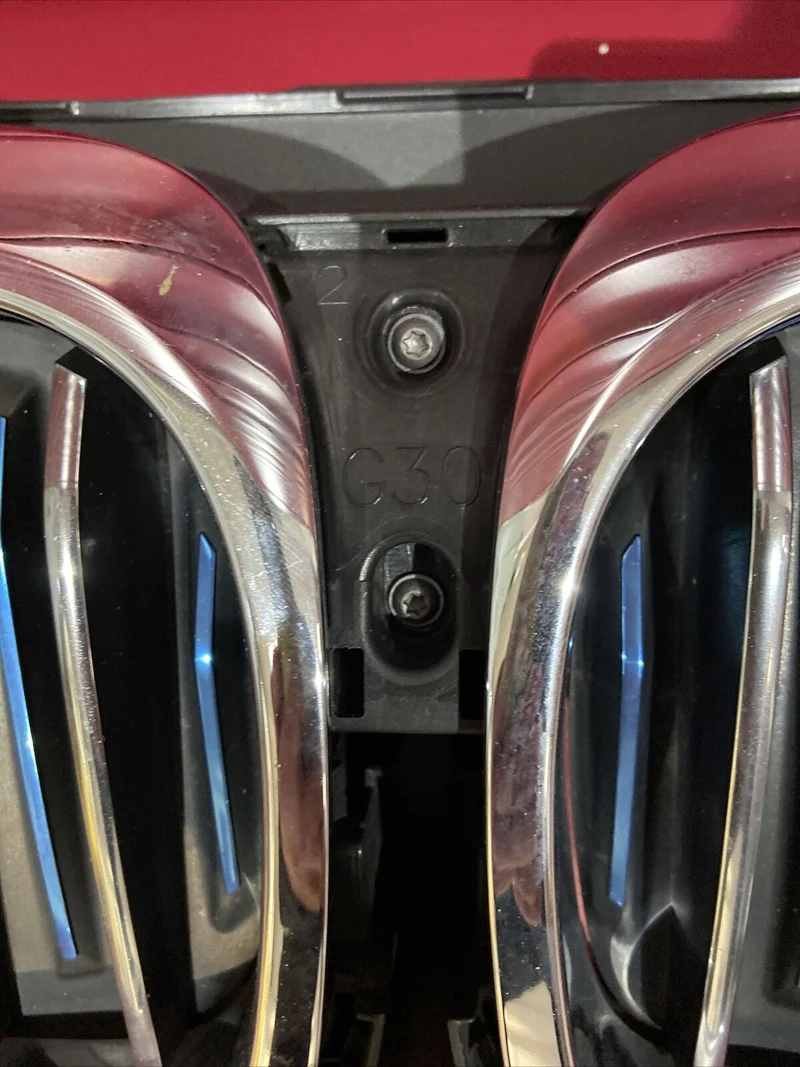BMW G30 G31 KLAPPENSTEUERUNG HYBRID M Ziergitter Nieren BLAUE SPEICHEN 7497280