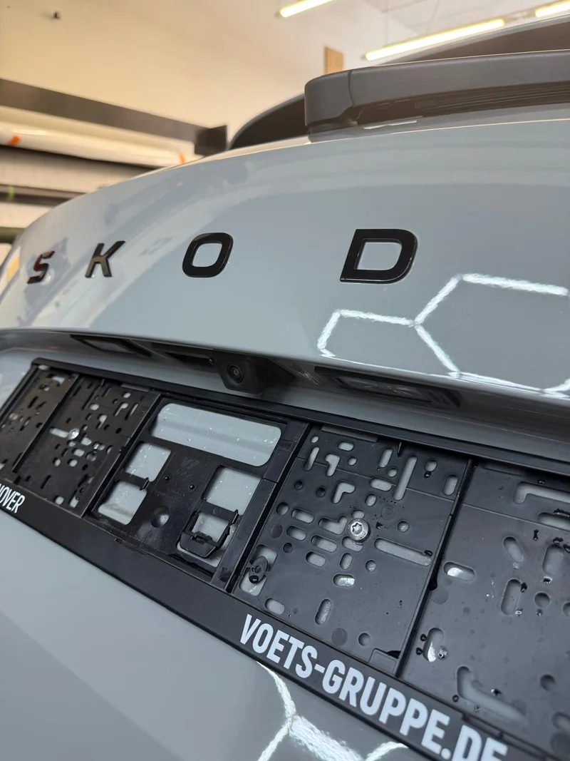 Originale Rückfahrkamera für Skoda Octavia 5E inkl. Einbau (Nachrüstung)