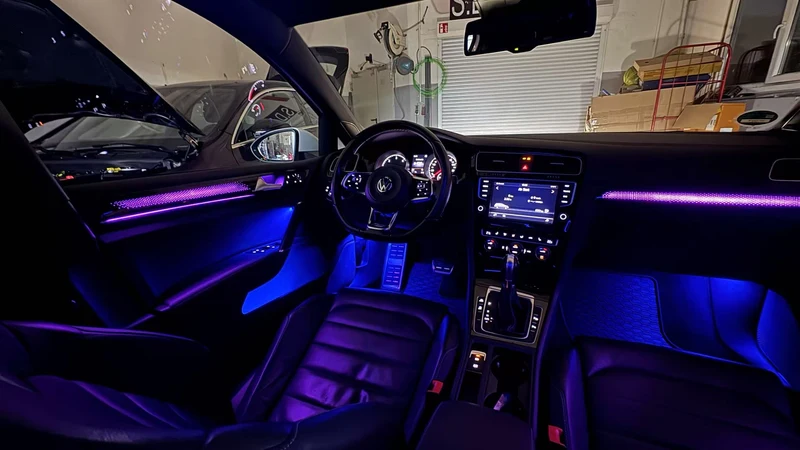 Ambientebeleuchtung für Volkswagen Golf 7 inkl. Einbau (Nachrüstung)