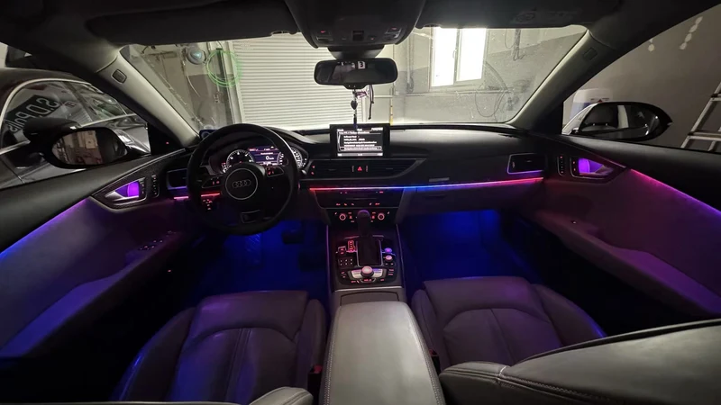 Ambientebeleuchtung für Audi A7 S7 RS7 (C7/4G) inkl. Einbau (Nachrüstung)