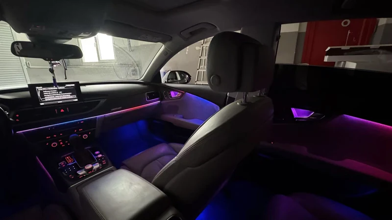 Ambientebeleuchtung für Audi A7 S7 RS7 (C7/4G) inkl. Einbau (Nachrüstung)
