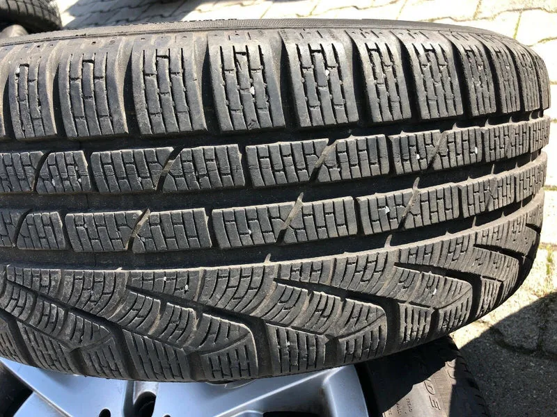 BMW X1 E84 Pirelli 225 50 R17 94H RSC RUNFLAT Winterreifen 6783330 m Radkappen