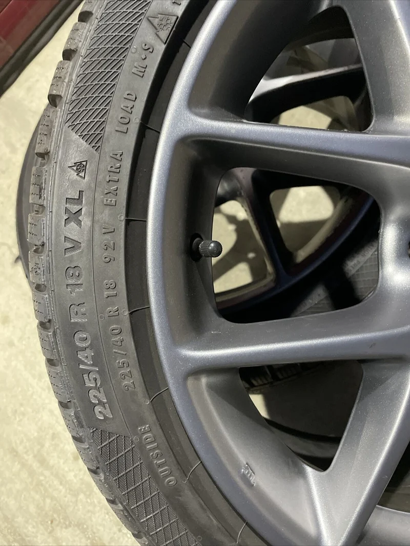 BBS SR16 Alufelgen WINTERREIFEN 225 40 R18 92V XL AUDI 8V 8J 0345134 KBA 49585