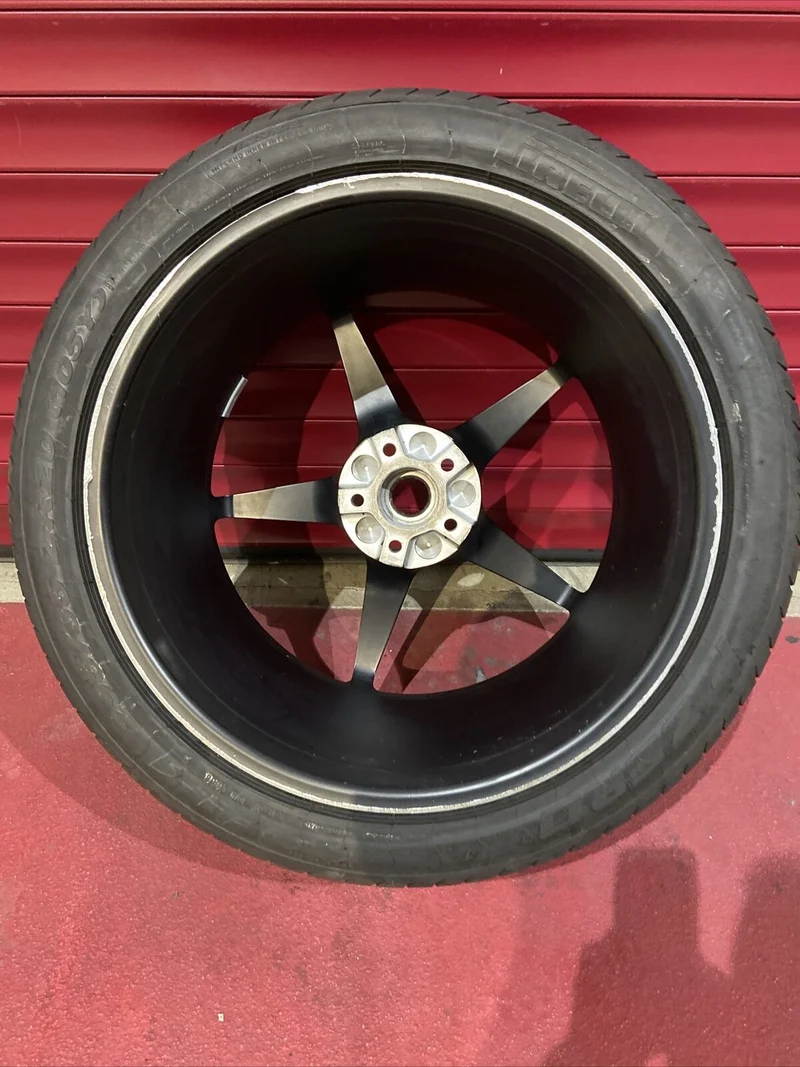 1x FERRARI 458 Alufelge DIAMOND 255226 HINTEN 295 35 ZR20 105Y Pirelli P ZERO
