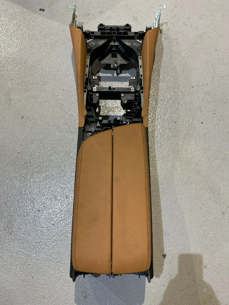 BMW G30 G31 F90 M5 MITTELARMLEHNE LEDER Cognac Mittelkonsole 2 Zonig