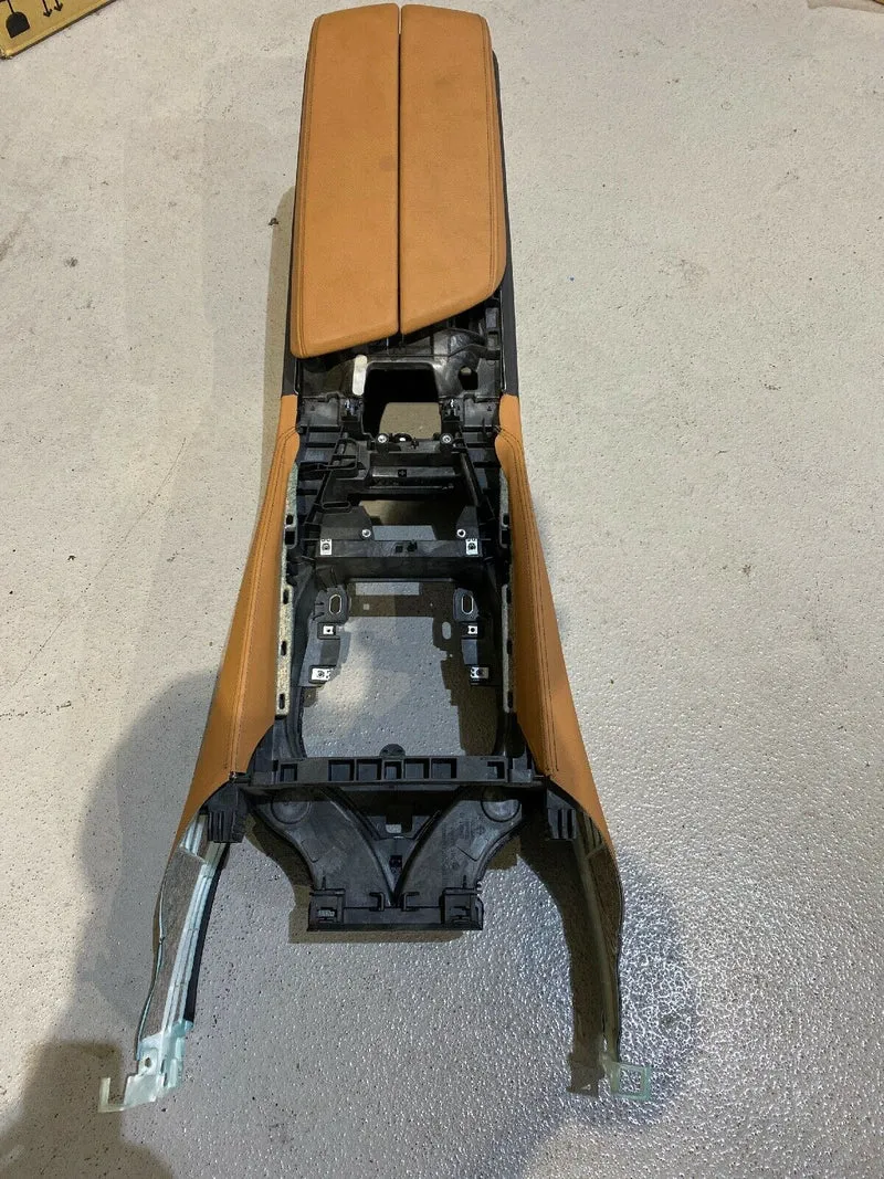 BMW G30 G31 F90 M5 MITTELARMLEHNE LEDER Cognac Mittelkonsole 2 Zonig