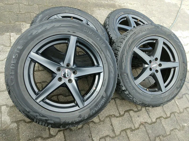 Mercedes ML76 Ronal R41 VOLVO 7.5J 18 ET45 Winterreifen 235 60 R18 107H KBA46270