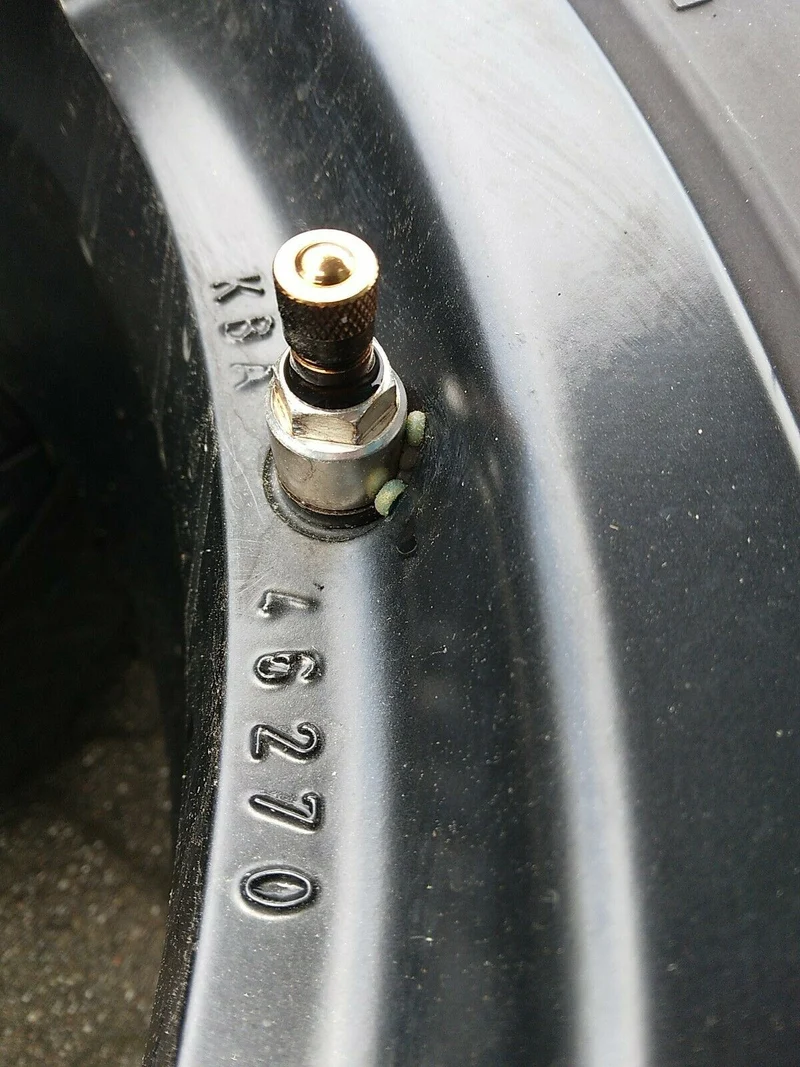 Mercedes ML76 Ronal R41 VOLVO 7.5J 18 ET45 Winterreifen 235 60 R18 107H KBA46270