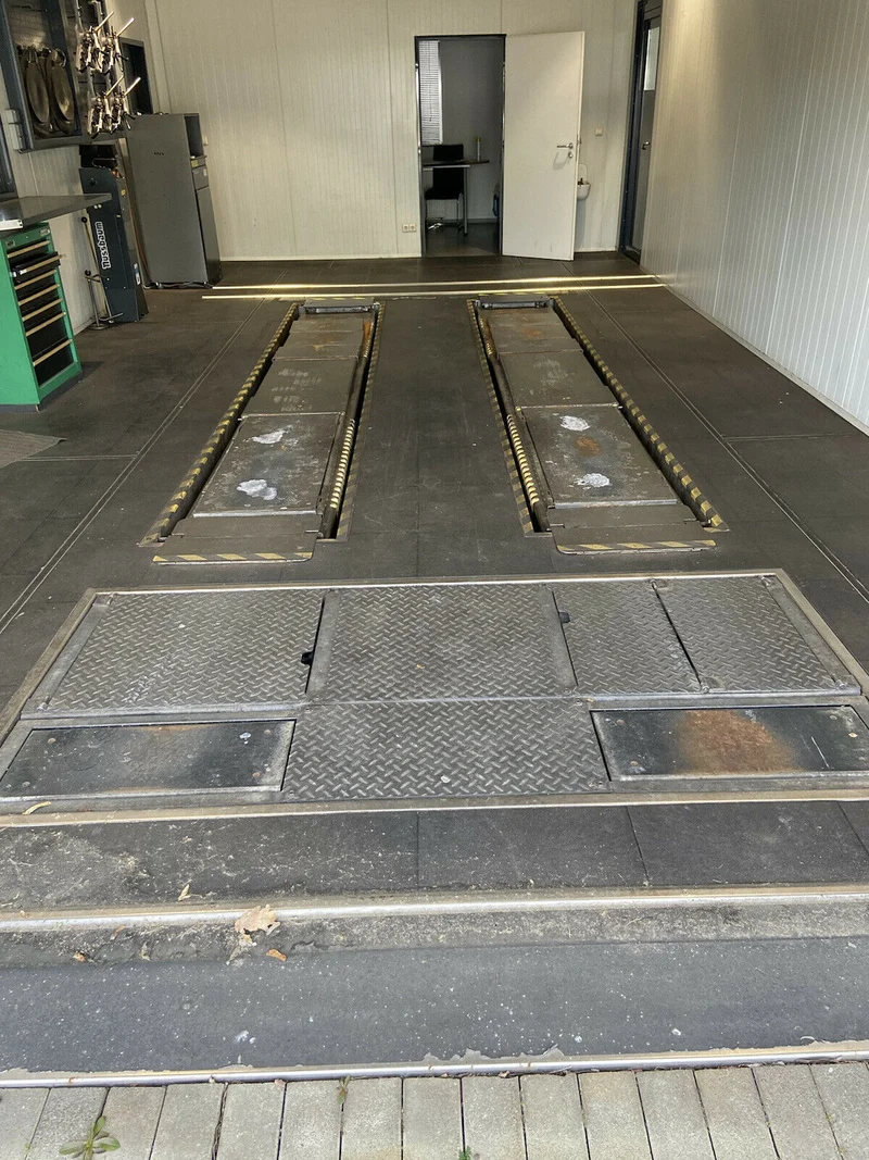 NUSSBAUM ACHSVERMESSUNGSBÜHNE & BREMSENPRÜFSTAND UNILIFT 3500 NT PLUS / NTS 520