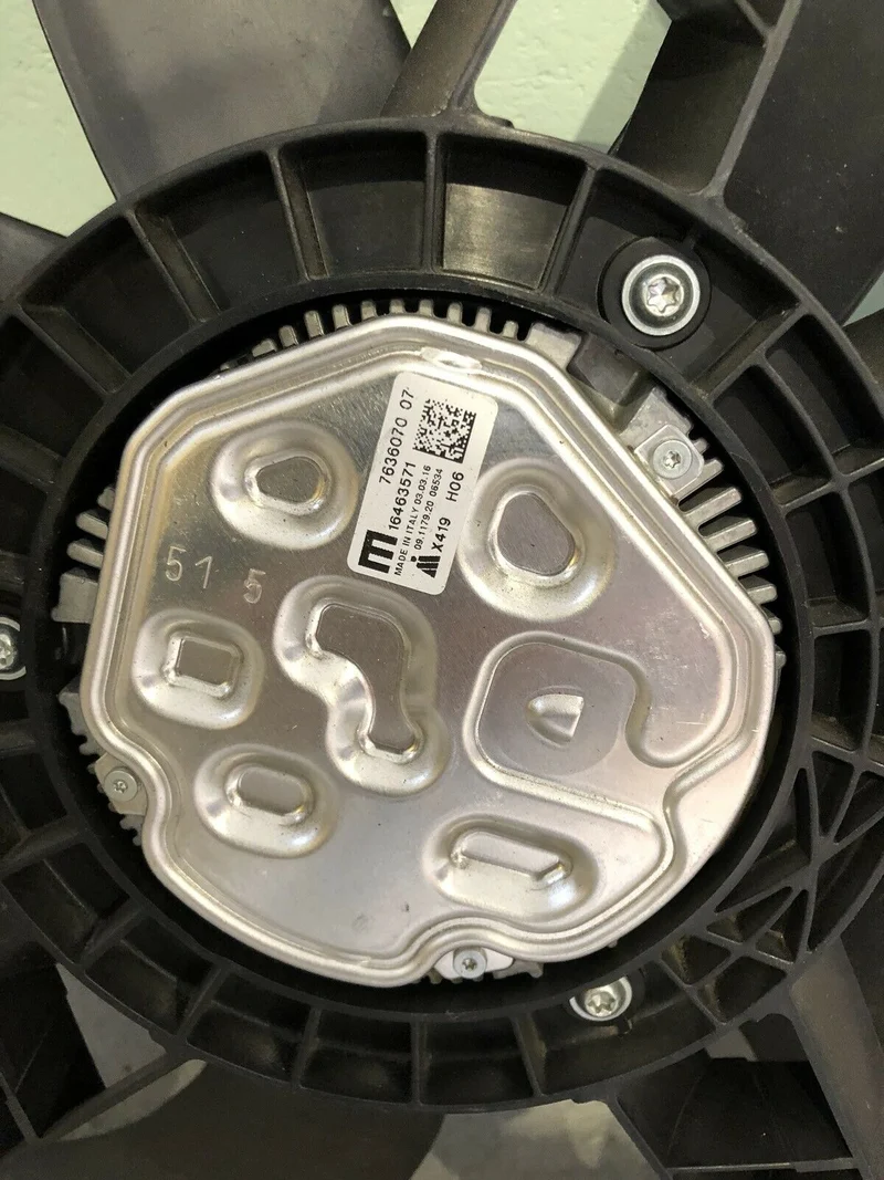 BMW X1 F48 F45 F46 MINI F55 Lüfterzarge 7617609 mit Lüfter Ventilator 7636070