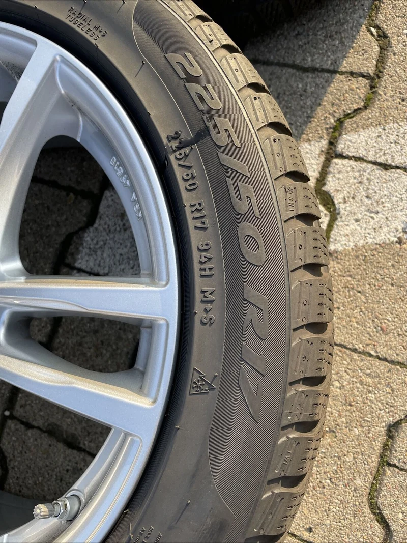 BMW X1 E84 ALUFELGEN Winterreifen Uniwheels KBA49510 RDCI PIRELLI 225 50 R17 94H