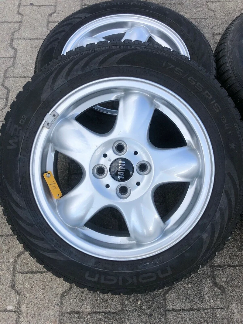 ORIG MINI COOPER R56 R50 Alufelgen 5 Star Winterreifen 175 65 R15 84T TN 6768498