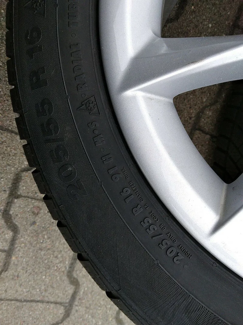 BMW F20 F21 Styling 411 ALUFELGEN 205 55 R16 91H Winterreifen RSC RDCI 6796200