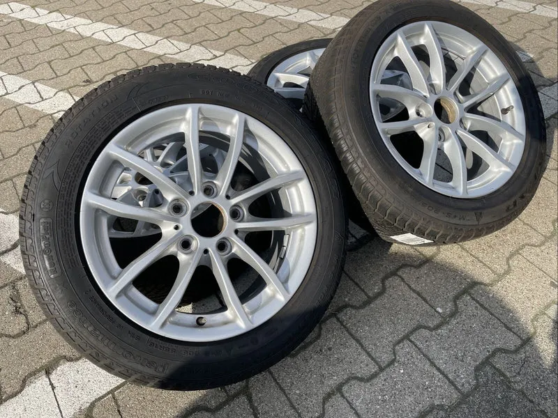 BMW F20 F21 F22 V Speiche 378 ALUFELGEN 205 55 R16 91H Winterreifen RSC 6796202