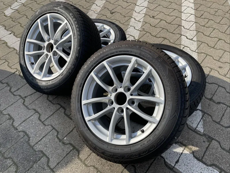 BMW F20 F21 F22 V Speiche 378 ALUFELGEN 205 55 R16 91H Winterreifen RSC 6796202