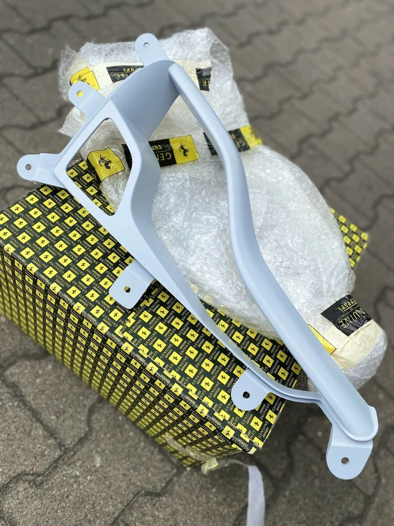 ORIG. FERRARI 458 ITALIA LUFTEINLASS Stoßstange 81899310 NEUTEIL RH AIR INTAKE