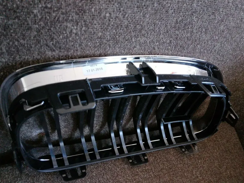 NEU Original BMW 2er M2 F87 LCI Ziergitter Niere Links 8064143