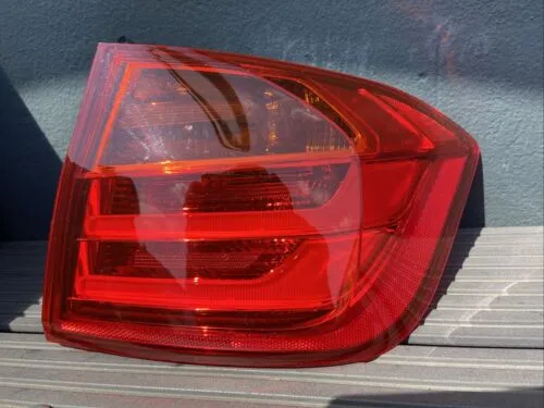 Original BMW F30 LIMOUSINE Vorfacelift Heckleuchte Rückleuchte RECHTS 7259894