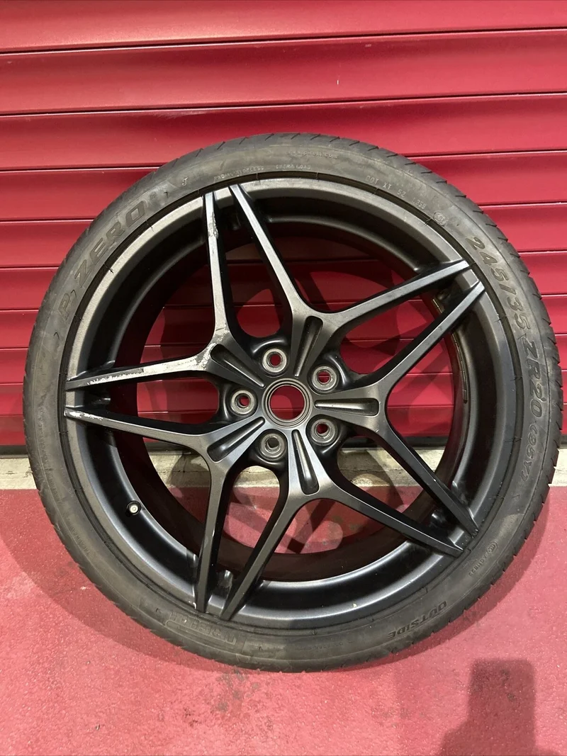 1x FERRARI CALIFORNIA T 8Jx 20 ALUFELGE 37623 B 37872 Schwarz 37874 245 35 ZR20