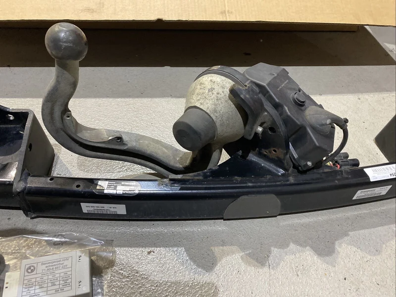 BMW E90 E91 ANHÄNGERKUPPLUNG elektr. 6791155 QUERTRÄGER mit Steuergerät 6857227