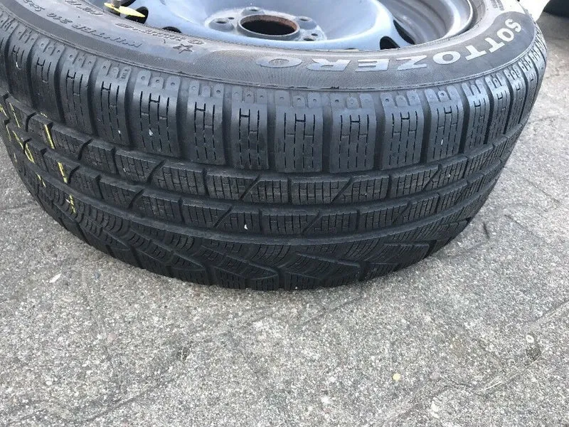 BMW X1 E84 PIRELLI SOTTOZERO 225 50 R17 94H Winterreifen RSC RUNFLAT REIFEN