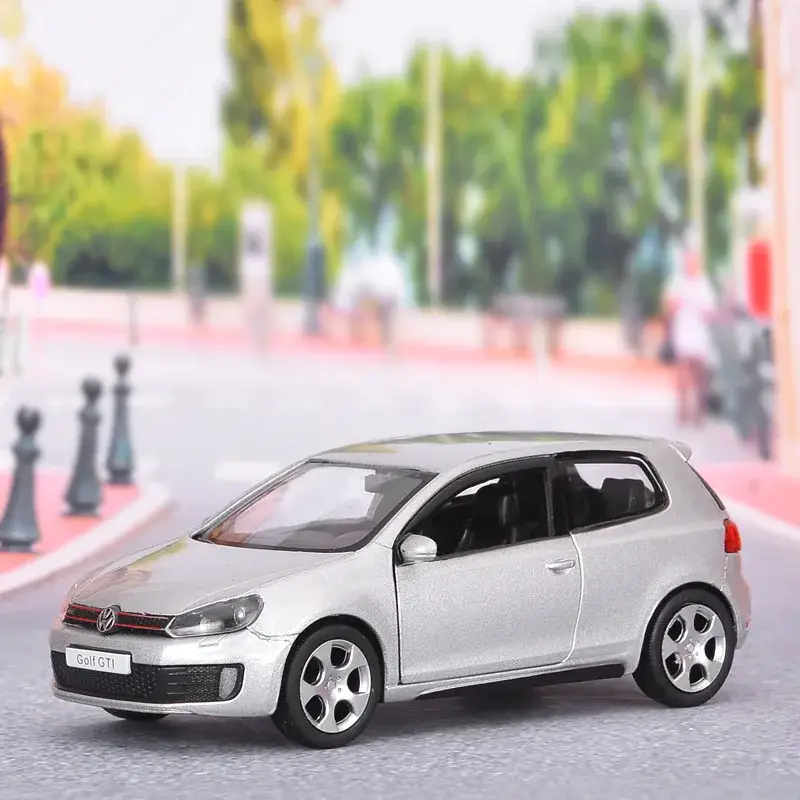 Volkswagen VW Golf 6 1:36 Model Samochodu Metalowy Otwierane Drzwi